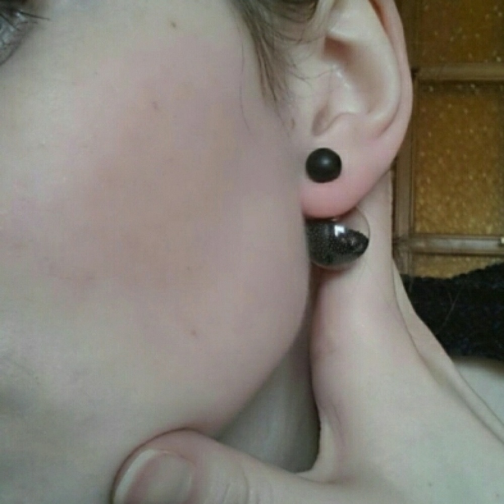 Double Faced Beaded Ball Back Earrings -Black - Picture 3 of 4